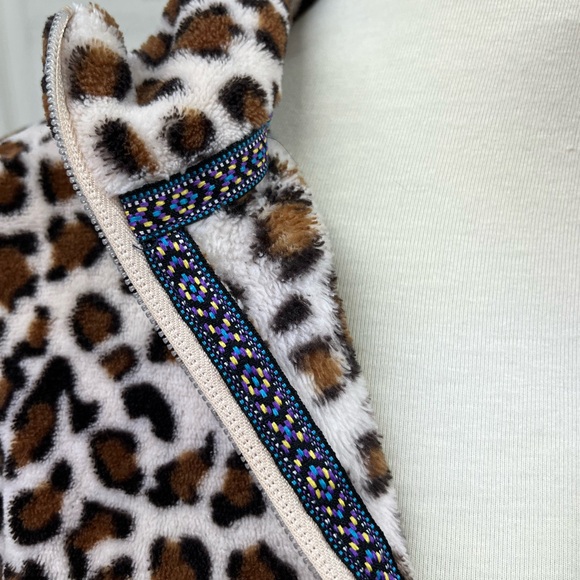 Cheetah pullover - Picture 2 of 4